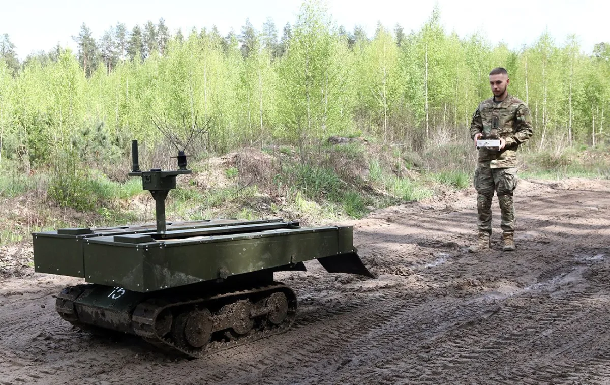 Як захистити FPV-дрони та важку техніку від РЕБ: рішення 2026
