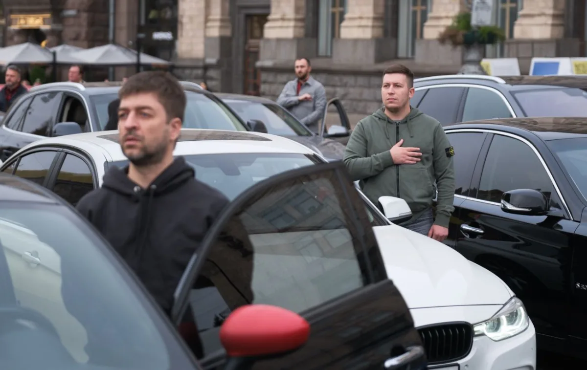 У Києві щодня зупинятимуть рух транспорту на хвилину мовчання