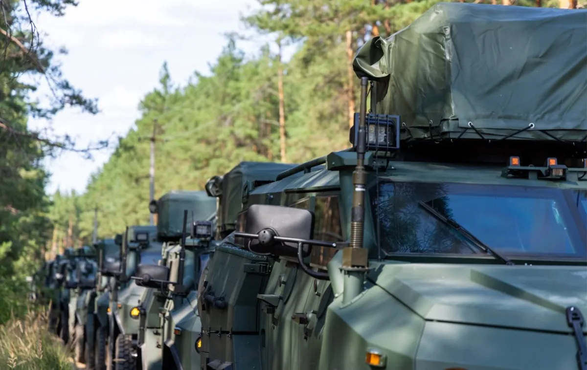 Бронемашини «Варта» та «Новатор»: як вони рятують від FPV-дронів