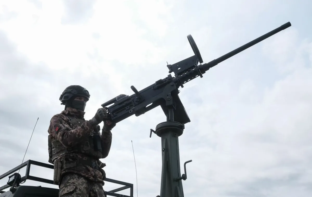 Вибухи у Києві під час атаки дронів: як захиститися під час тривоги
