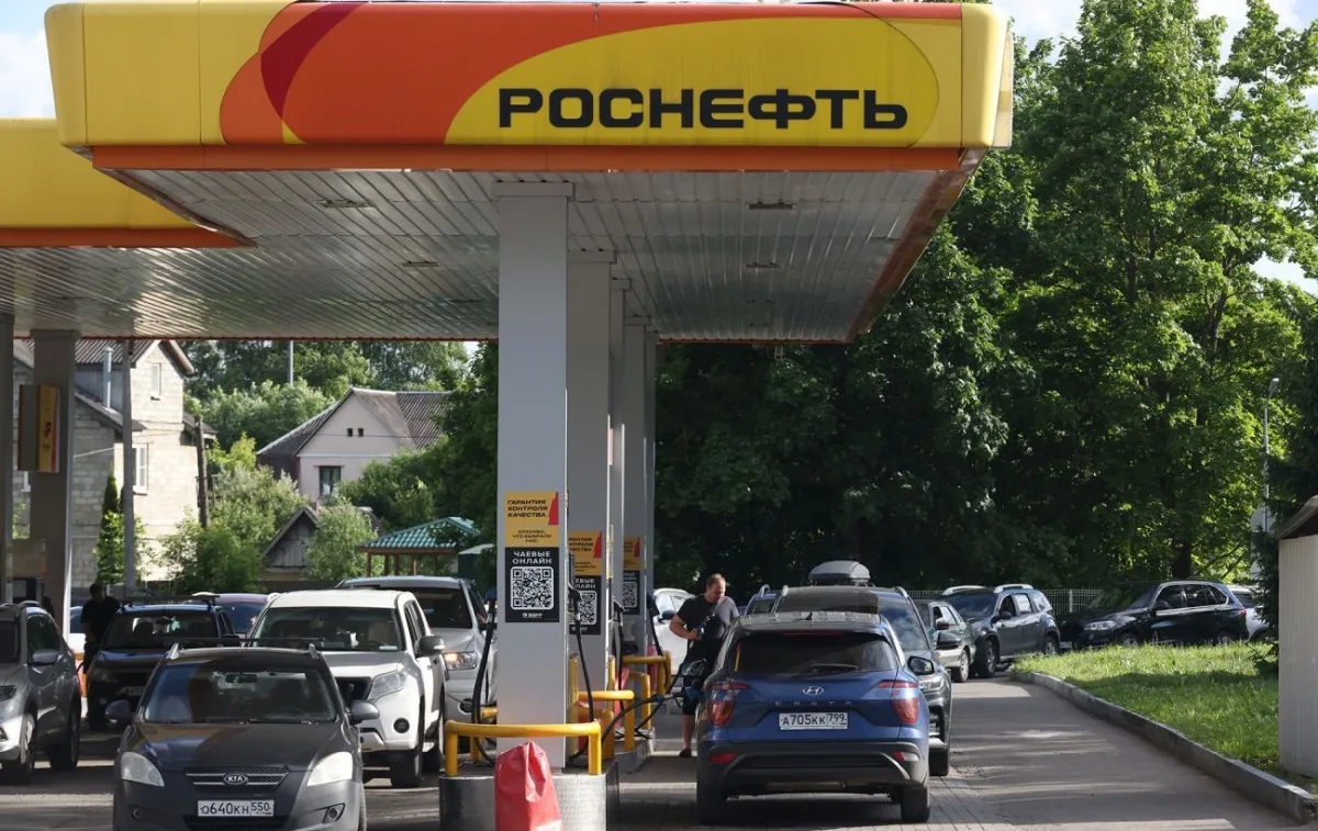 Паливна криза в РФ: як удари по НПЗ руйнують логістику і цены