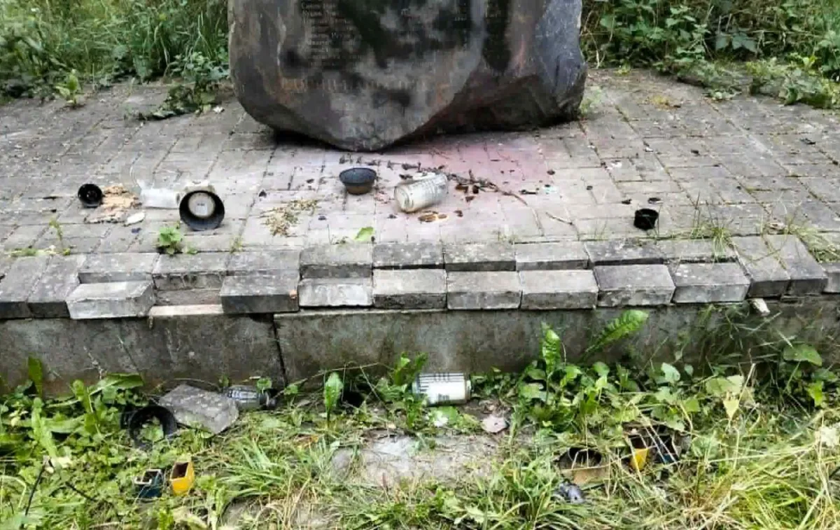 Вандалізм над українськими меморіалами в Польщі: що відбувається