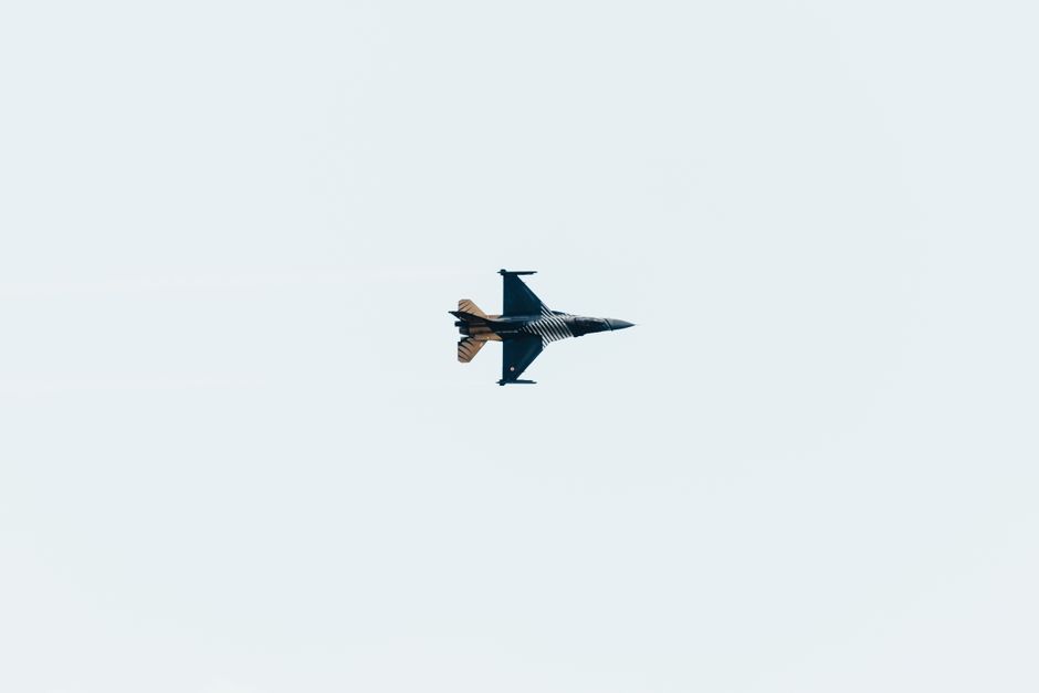 F-16 літак: переваги, характеристики та роль у сучасних конфліктах